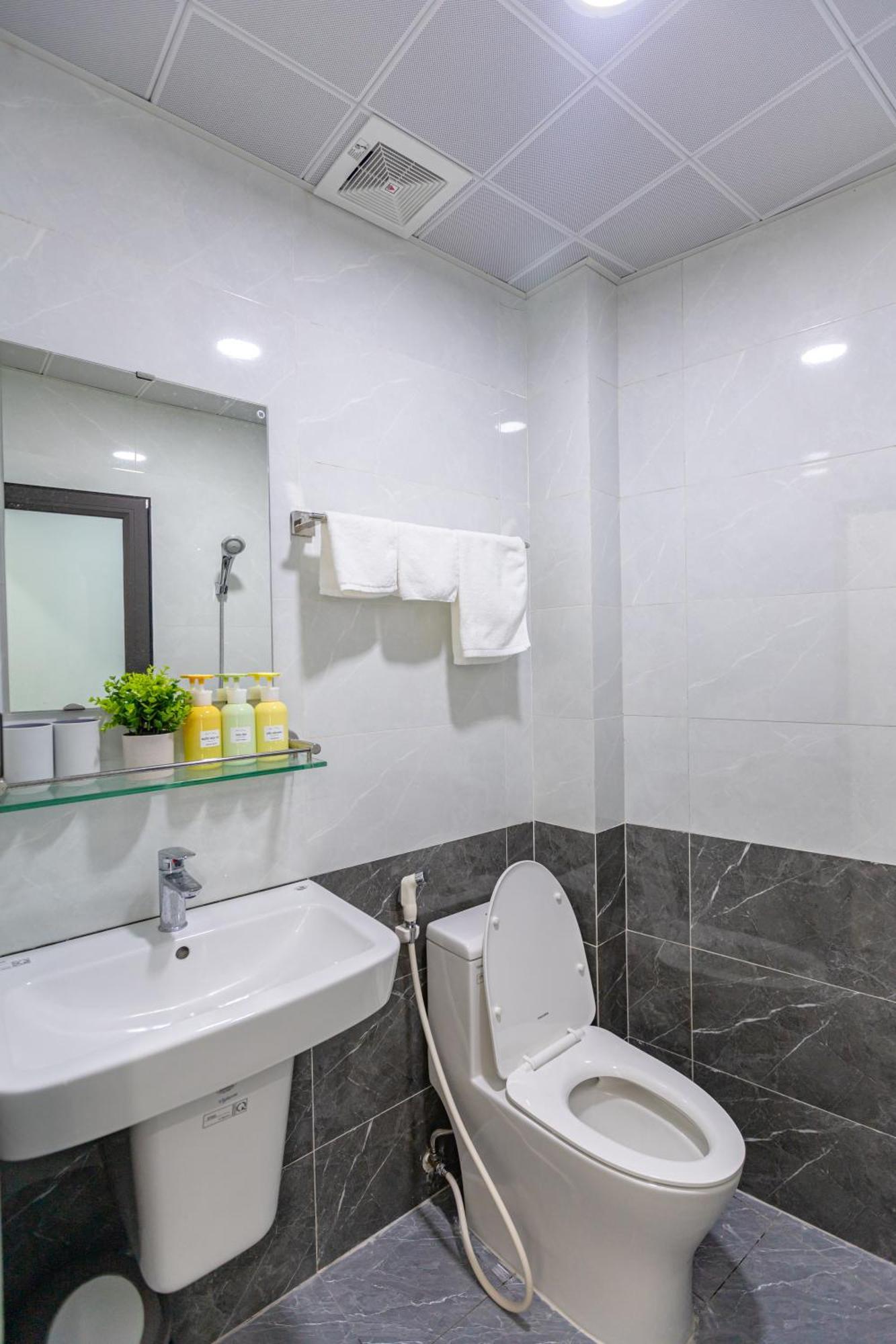 Hera Palace Apartment - Ba Dinh Hanoi Exterior photo