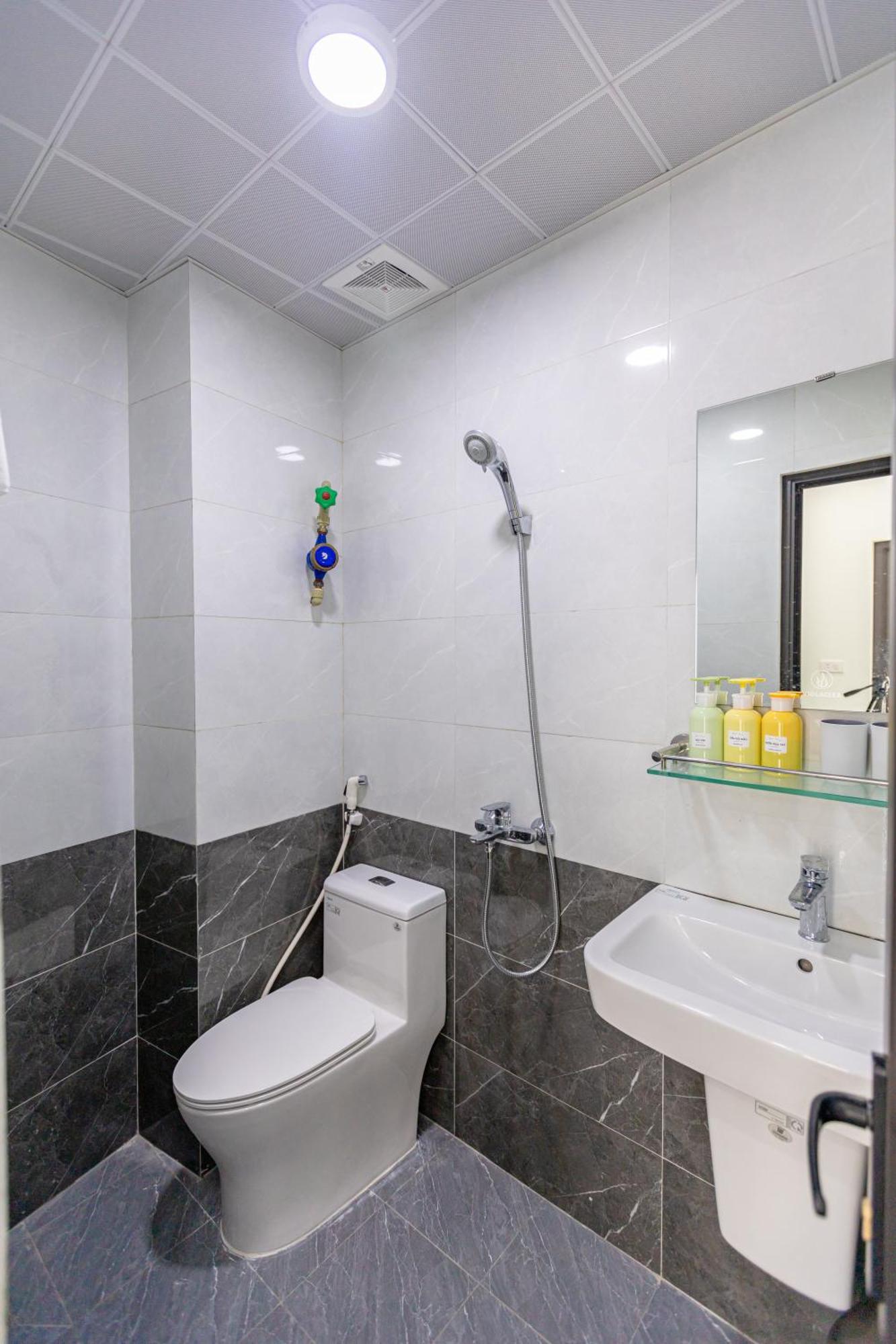 Hera Palace Apartment - Ba Dinh Hanoi Exterior photo